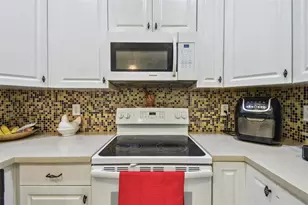 419 Cierra Oaks Cir, Lady Lake, FL 32159 - Photo 11