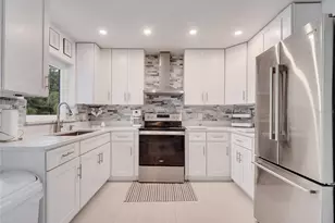 4754 Lake Shore Dr, Saint Cloud, FL 34772 - Photo 19