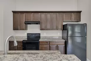 2036 Hillview Cir, Deltona, FL 32738 - Photo 3