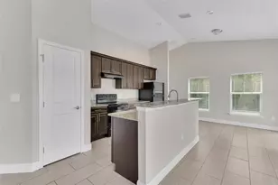 2036 Hillview Cir, Deltona, FL 32738 - Photo 5