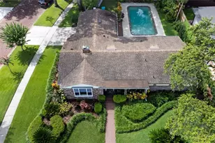 1228 Spring Lake Dr, Orlando, FL 32804 - Photo 3