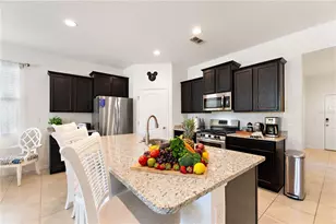 8020 Oak Shadow Ct, Davenport, FL 33837 - Photo 7