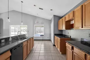 2016 Newtown Rd, Groveland, FL 34736 - Photo 11