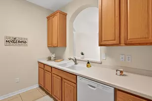 1353 Venezia Ct, Davenport, FL 33896 - Photo 9