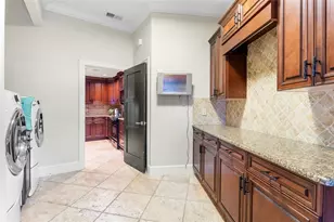 10545 Down Lakeview Cir, Windermere, FL 34786 - Photo 33