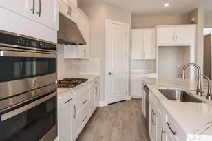 918 Tassleflower Trl, Saint Cloud, FL 34771 - Photo 5