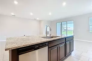 3508 Crescent Peak Wy, Plant City, FL 33565 - Photo 9