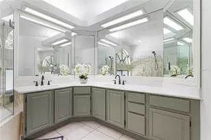 1232 St Tropez Cir, Orlando, FL 32806 - Photo 15