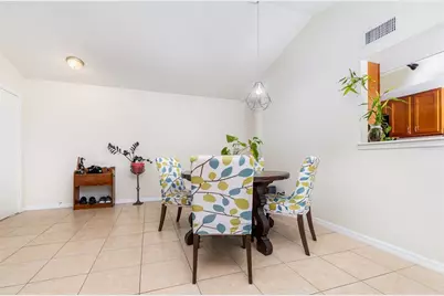 5031 Nassau Circle #8, Orlando, FL 32808 - Photo 9