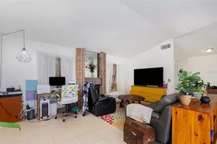 5031 Nassau Cir, Orlando, FL 32808 - Photo 5