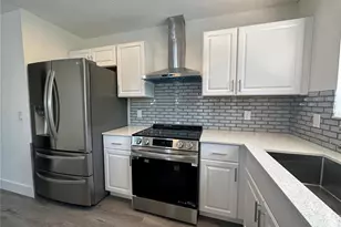 1060 Mariposa Dr NE, Palm Bay, FL 32905 - Photo 7