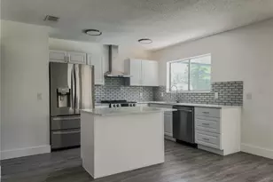 1060 Mariposa Dr NE, Palm Bay, FL 32905 - Photo 5