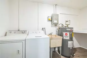 1811 Queen Palm Dr, Edgewater, FL 32132 - Photo 23