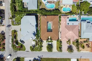 2504 Hibiscus Dr W, Belleair Beach, FL 33786 - Photo 7