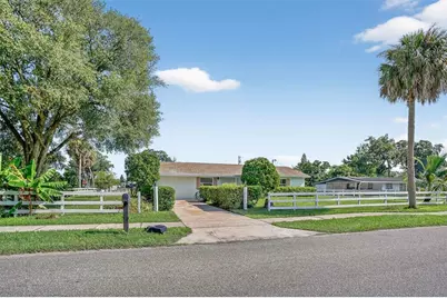 201 E 7th Street, Chuluota, FL 32766 - Photo 1