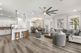 915 Golden Bear Dr, Reunion, FL 34747 - Photo 5