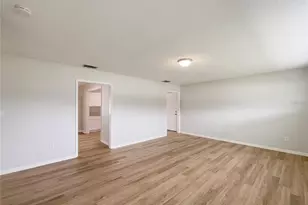 11045 Lake Eustis Dr, Leesburg, FL 34788 - Photo 9