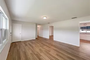 11045 Lake Eustis Dr, Leesburg, FL 34788 - Photo 3