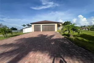 2727 NW 42nd Pl, Cape Coral, FL 33993 - Photo 3
