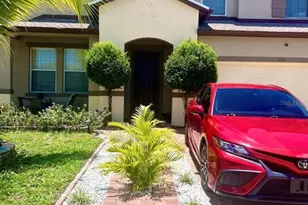 1037 Berkeley Dr, Kissimmee, FL 34744 - Photo 1