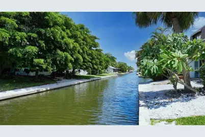 779 Saint Judes Drive N, Longboat Key, FL 34228 - Photo 19