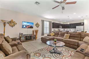 946 Suffolk Pl, Davenport, FL 33896 - Photo 9