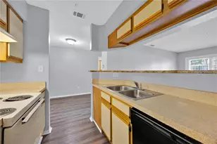 236 Afton Square, Altamonte Springs, FL 32714 - Photo 11