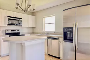 2756 Club Cortile Cir, Kissimmee, FL 34746 - Photo 9