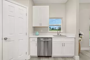 8732 Hampshire Dr, Sebring, FL 33876 - Photo 19