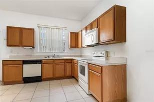 332 Cardiff Dr, Kissimmee, FL 34758 - Photo 9