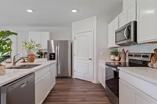 1025 5th St, Port Orange, FL 32129 - Photo 5