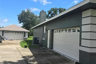 6221 NE 57th Pl, Silver Springs, FL 34488 - Photo 17