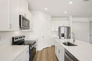 9016 Venetia Ct, Palmetto, FL 34221 - Photo 13