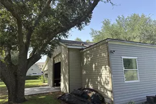 32137 Wolf Branch Ln, Sorrento, FL 32776 - Photo 69