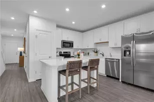 3346 Thicket St, Tavares, FL 32778 - Photo 3