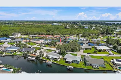 1357 52nd Avenue NE, Saint Petersburg, FL 33703 - Photo 7