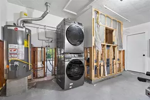 1357 52nd Ave NE, Saint Petersburg, FL 33703 - Photo 17