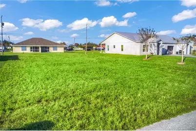 833 NE 15th Lane, Cape Coral, FL 33909 - Photo 11