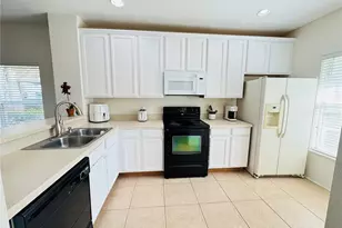 3660 Wilshire Way Rd, Orlando, FL 32829 - Photo 3