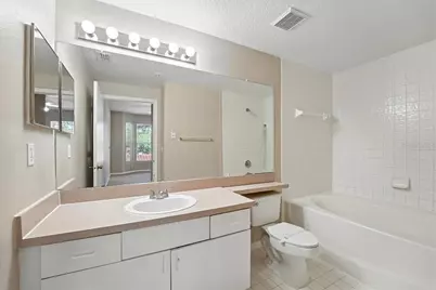 5572 Metrowest Boulevard #202, Orlando, FL 32811 - Photo 9