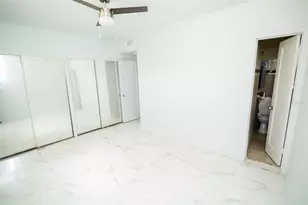 298 NW 104th St, Miami, FL 33150 - Photo 21