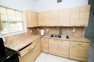 298 NW 104th St, Miami, FL 33150 - Photo 25