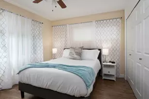 1425 NE 13th St, Gainesville, FL 32601 - Photo 5