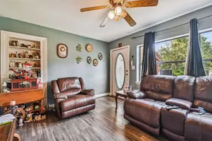 1310 Monterey Dr, Eustis, FL 32726 - Photo 5