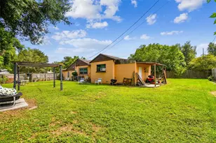 1310 Monterey Dr, Eustis, FL 32726 - Photo 25