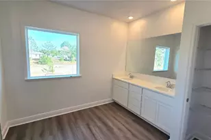 9427 Lakeview Ct, Spring Hill, FL 34608 - Photo 11