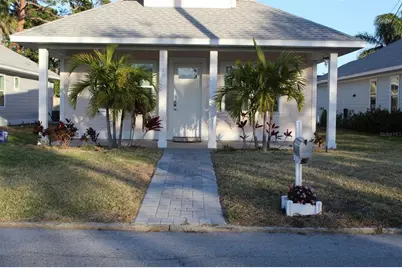 1619 17th Street W, Bradenton, FL 34205 - Photo 1
