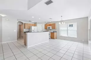 5601 Tanagergrove Way, Lithia, FL 33547 - Photo 9