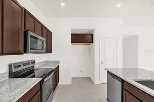 560 Mahogany Wy, Dundee, FL 33838 - Photo 3