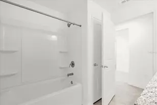 560 Mahogany Wy, Dundee, FL 33838 - Photo 11